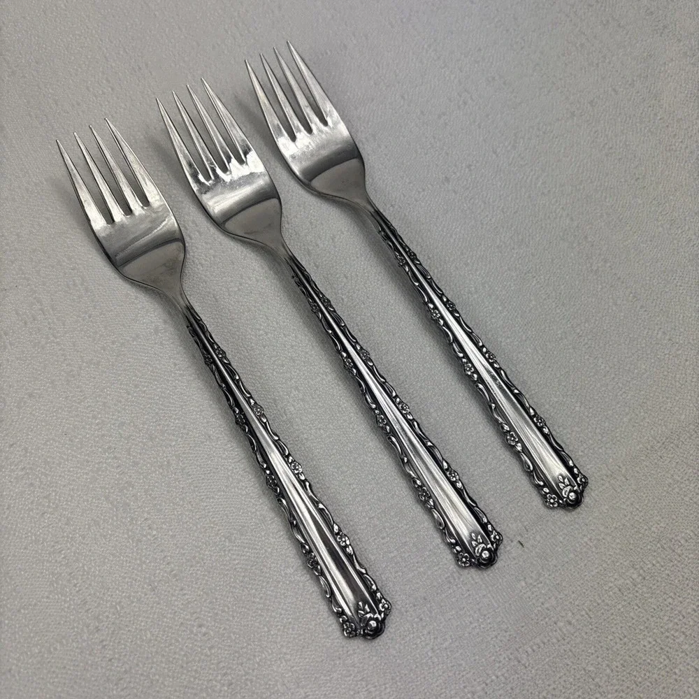 Oneida Deluxe CHERIE  Set of 3‎ Salad Forks 6 3/4